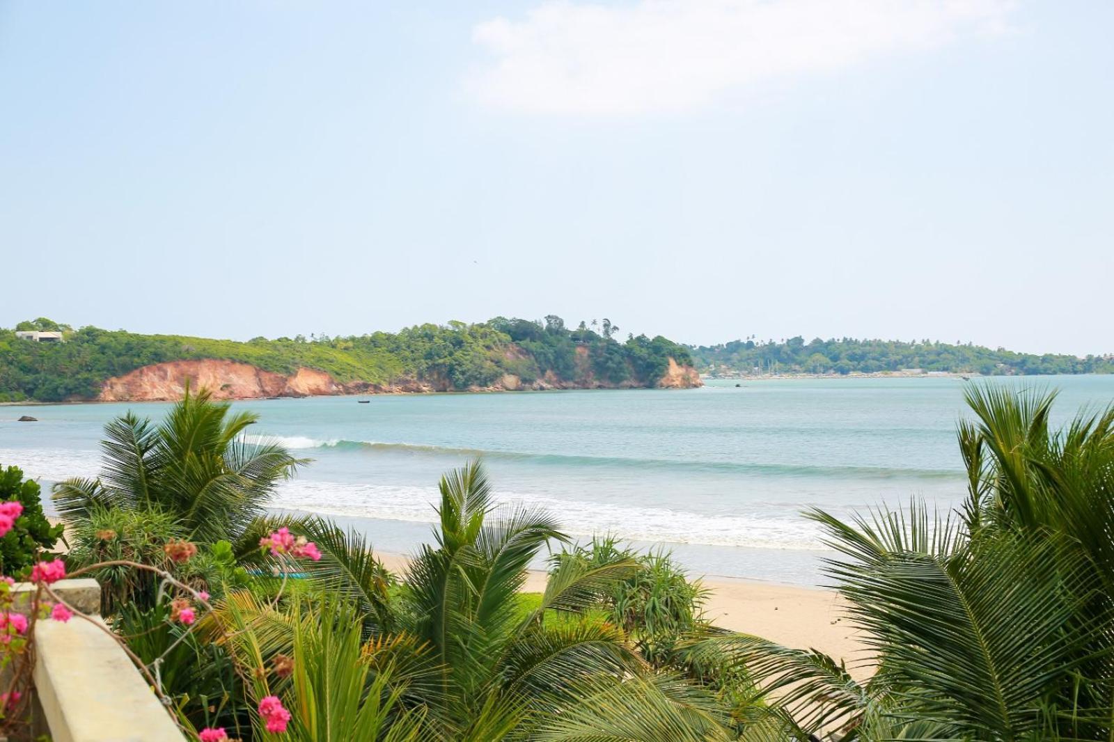 Relax Beach Resort Weligama Exterior foto