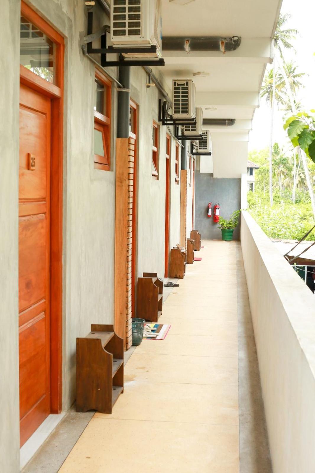 Relax Beach Resort Weligama Exterior foto